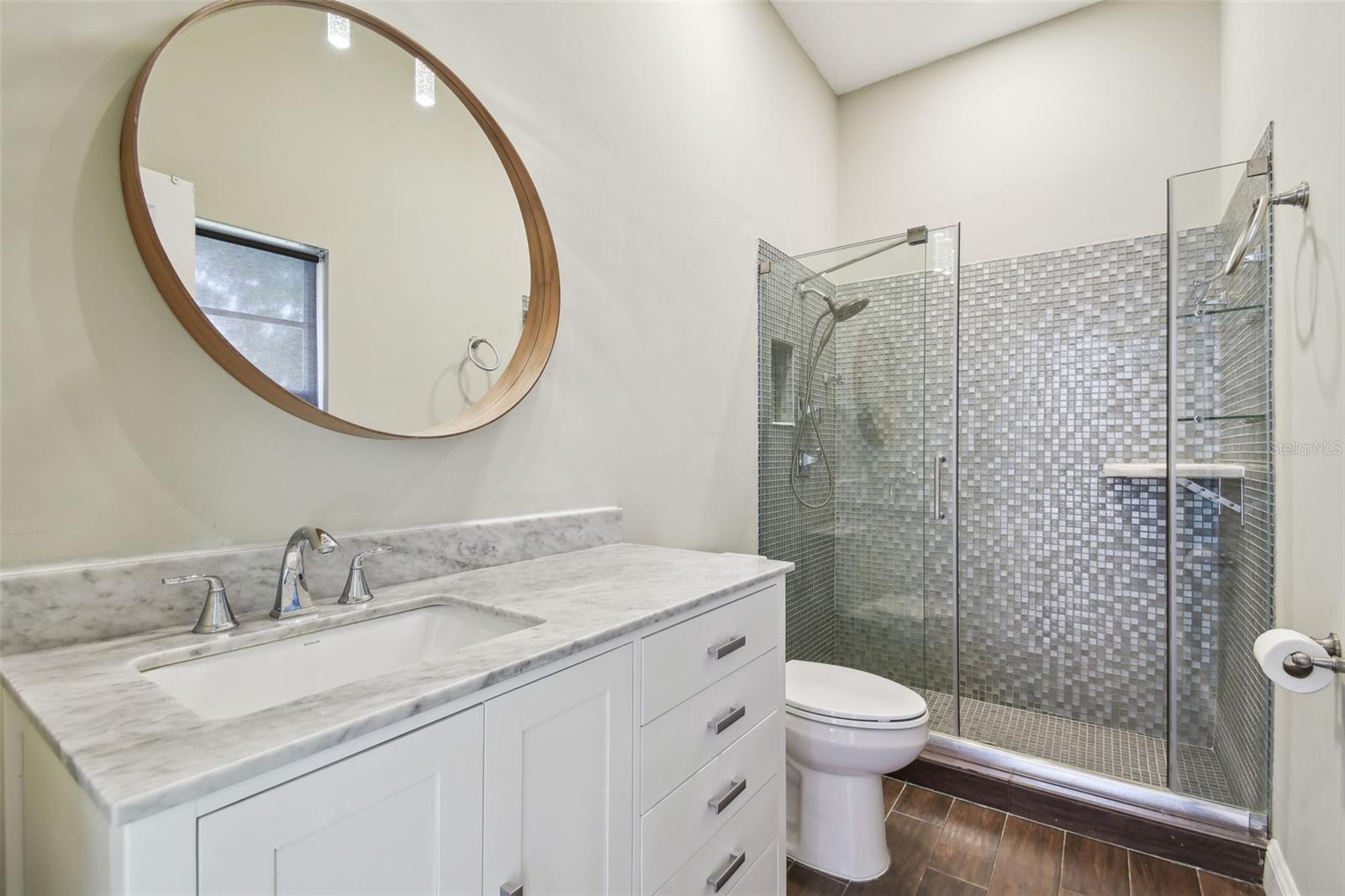 Listing photo id 28 for 3351 Bristol Place