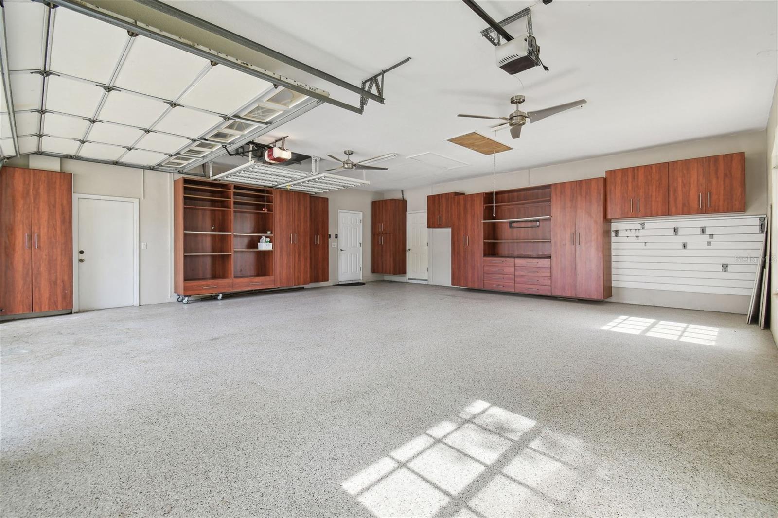 Listing photo id 33 for 3351 Bristol Place