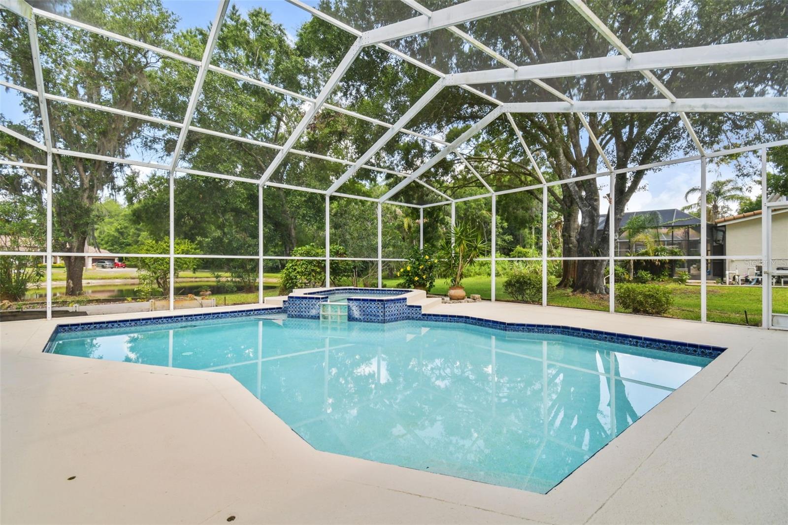 Listing photo id 3 for 3351 Bristol Place