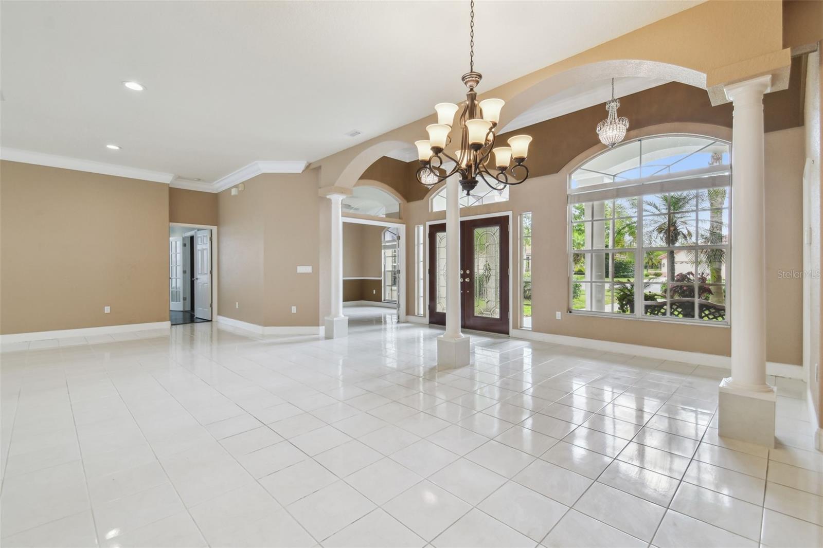 Listing photo id 7 for 3351 Bristol Place