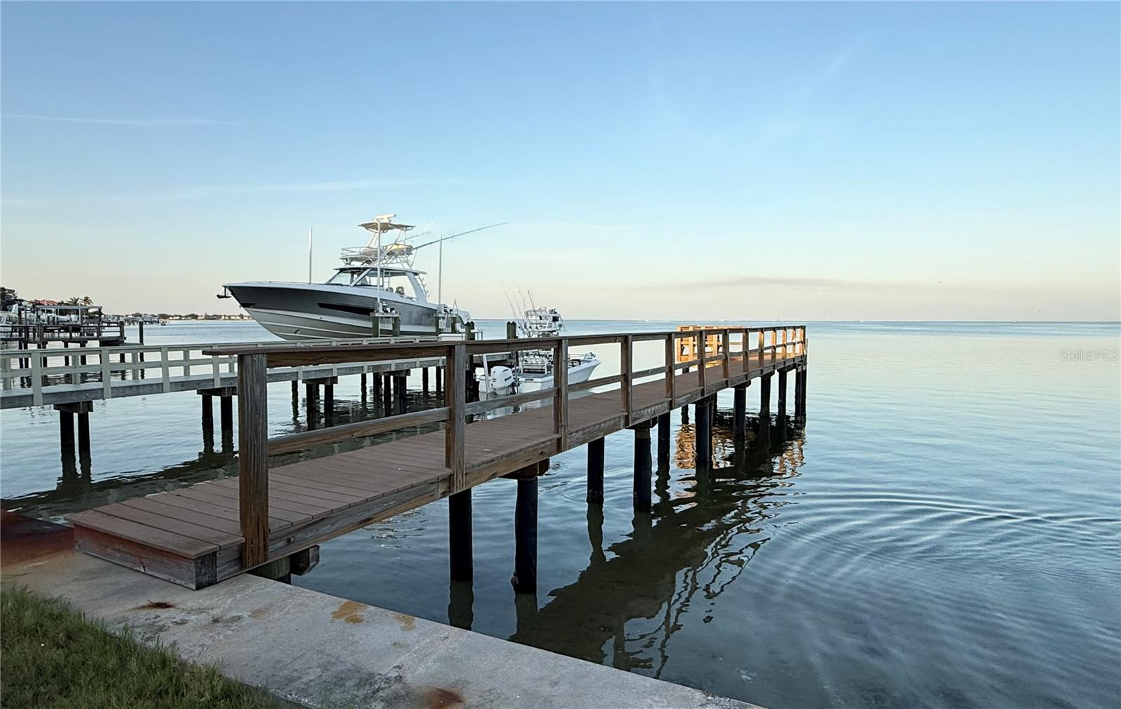 Image 27 of 33 For 3227 Bayshore Boulevard Ne