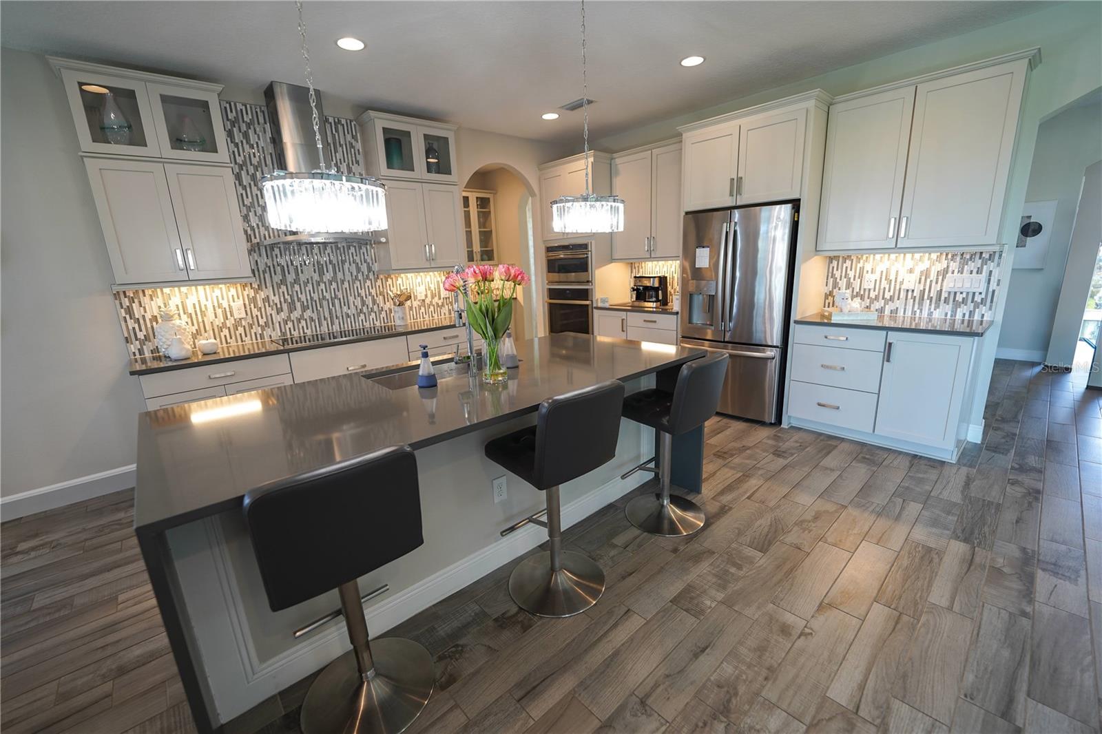 Listing photo id 8 for 13103 Monach Isles Drive