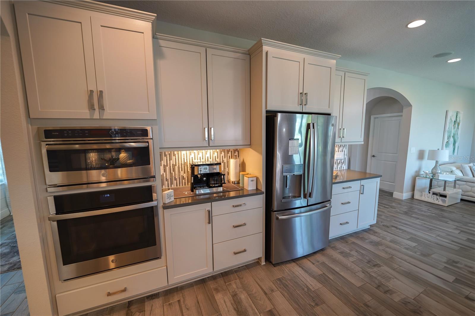 Listing photo id 11 for 13103 Monach Isles Drive
