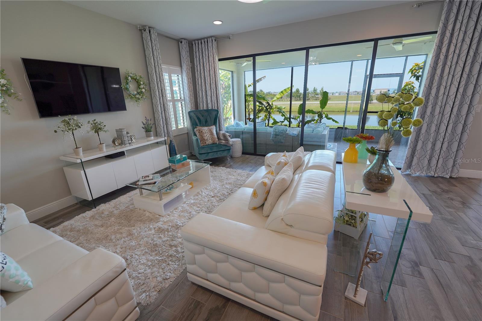 Listing photo id 19 for 13103 Monach Isles Drive