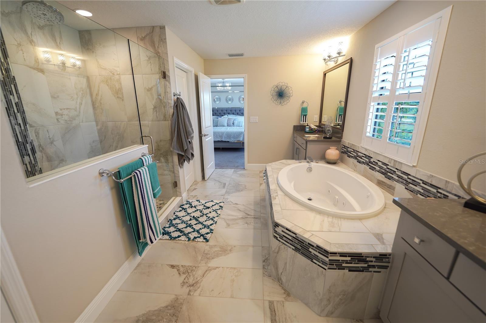 Listing photo id 32 for 13103 Monach Isles Drive