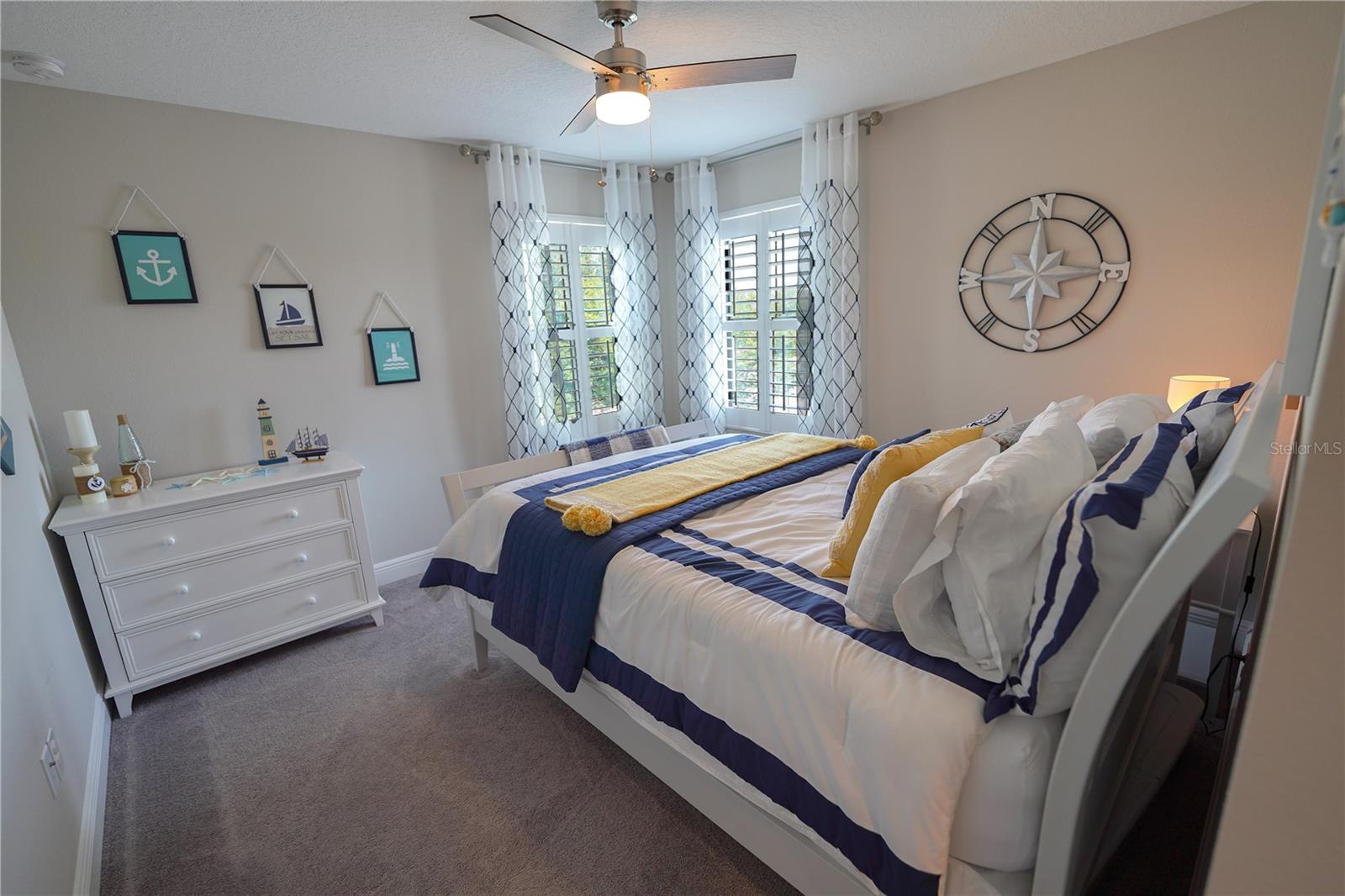 Listing photo id 33 for 13103 Monach Isles Drive