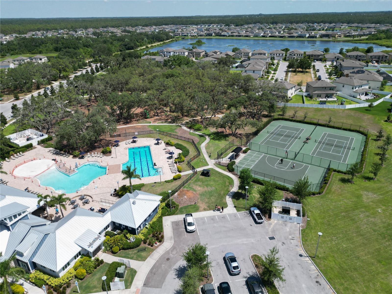 Listing photo id 43 for 13103 Monach Isles Drive