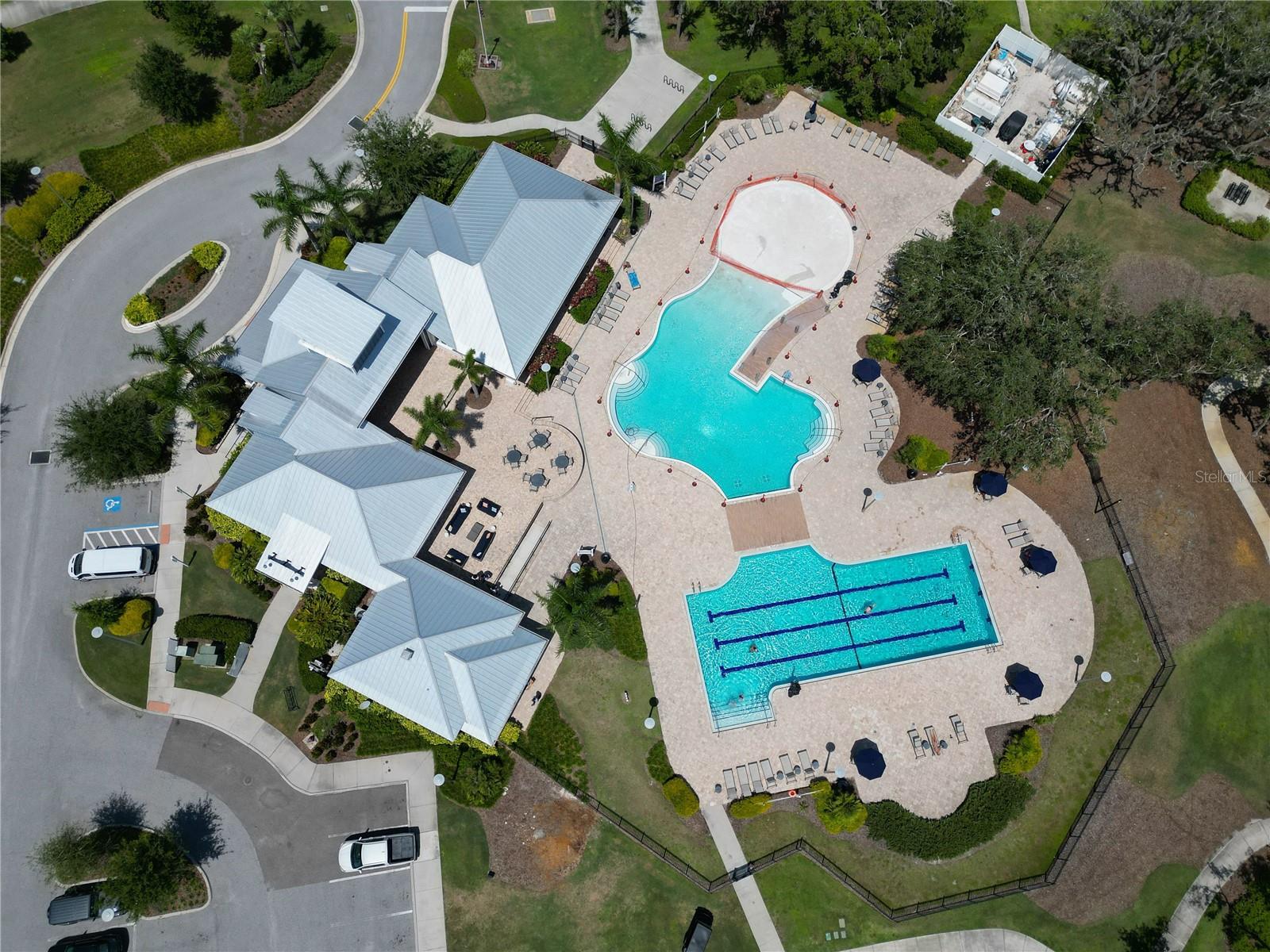 Listing photo id 44 for 13103 Monach Isles Drive