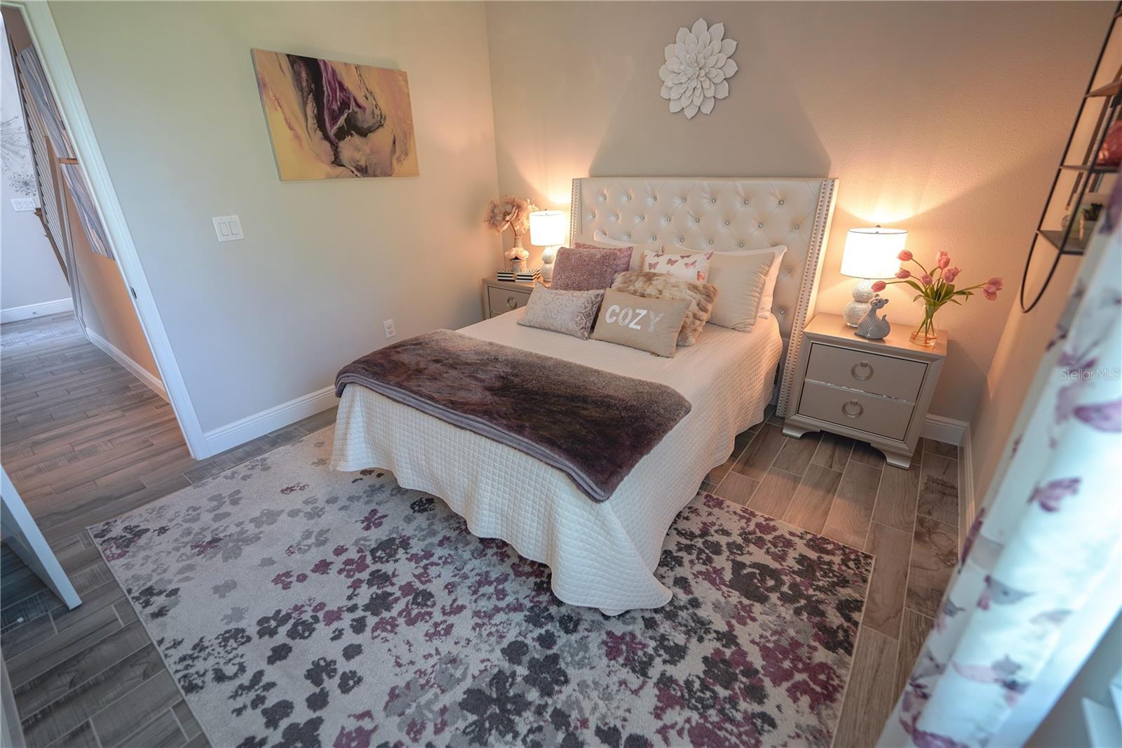 Listing photo id 4 for 13103 Monach Isles Drive