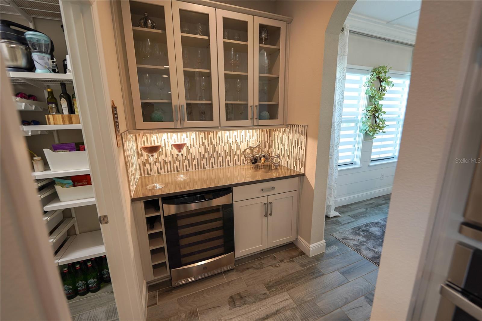 Listing photo id 7 for 13103 Monach Isles Drive