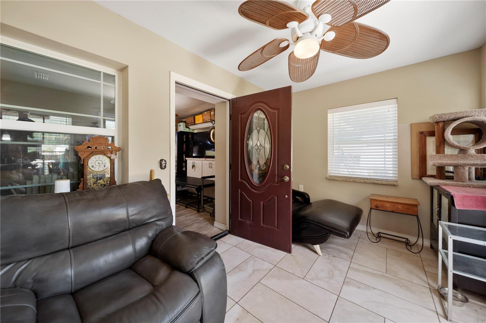 Image 14 of 56 For 39252 Kimberly Avenue