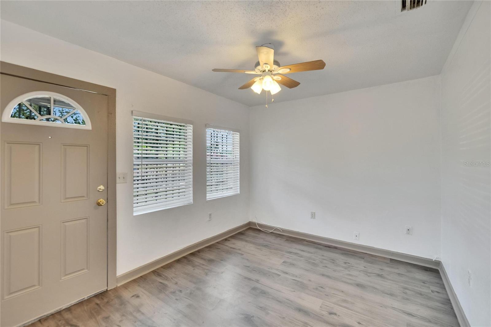 Image 11 of 32 For 1920 Chelsea Street
