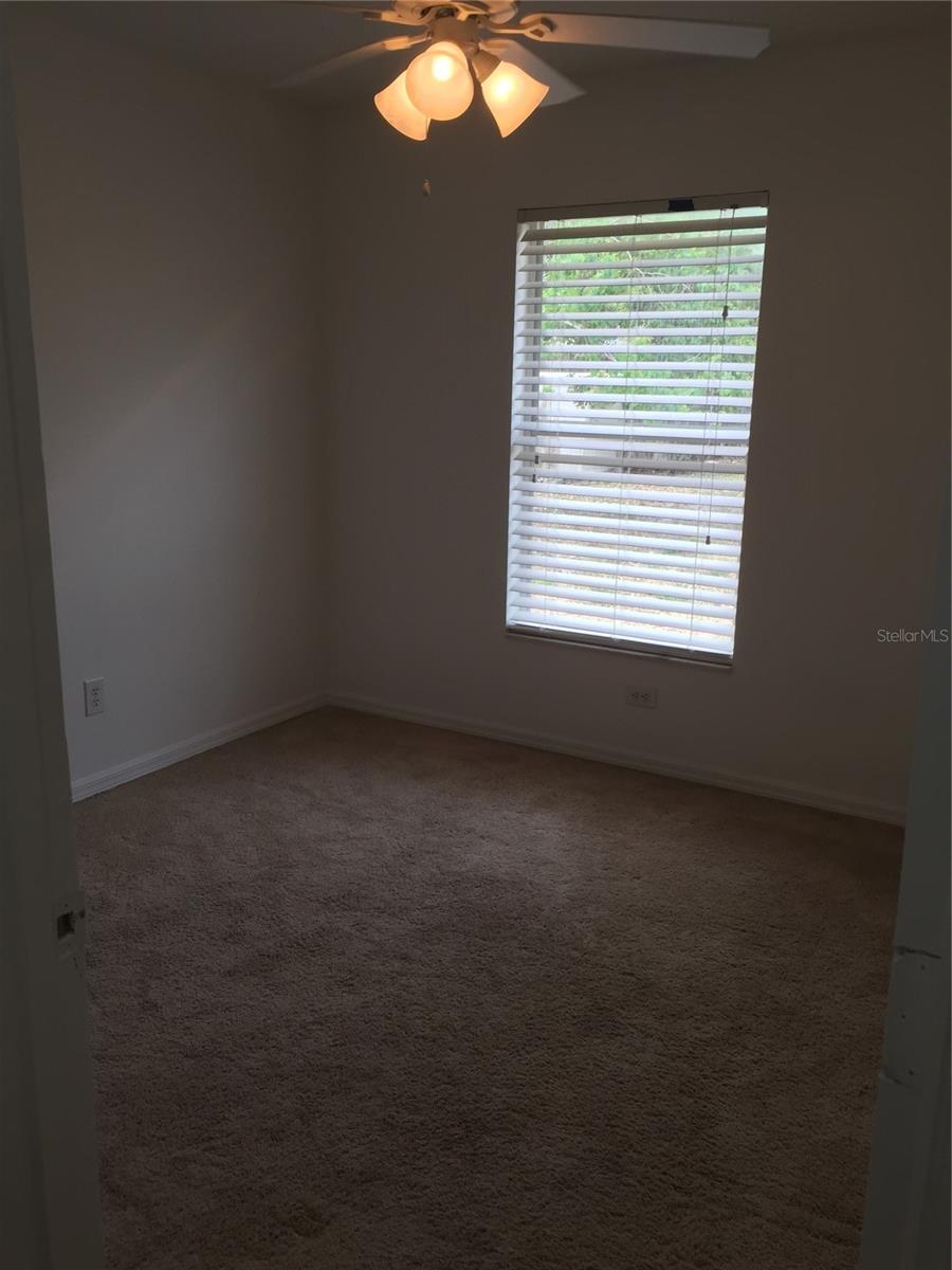 Listing photo id 8 for 6715 Manhattan Avenue