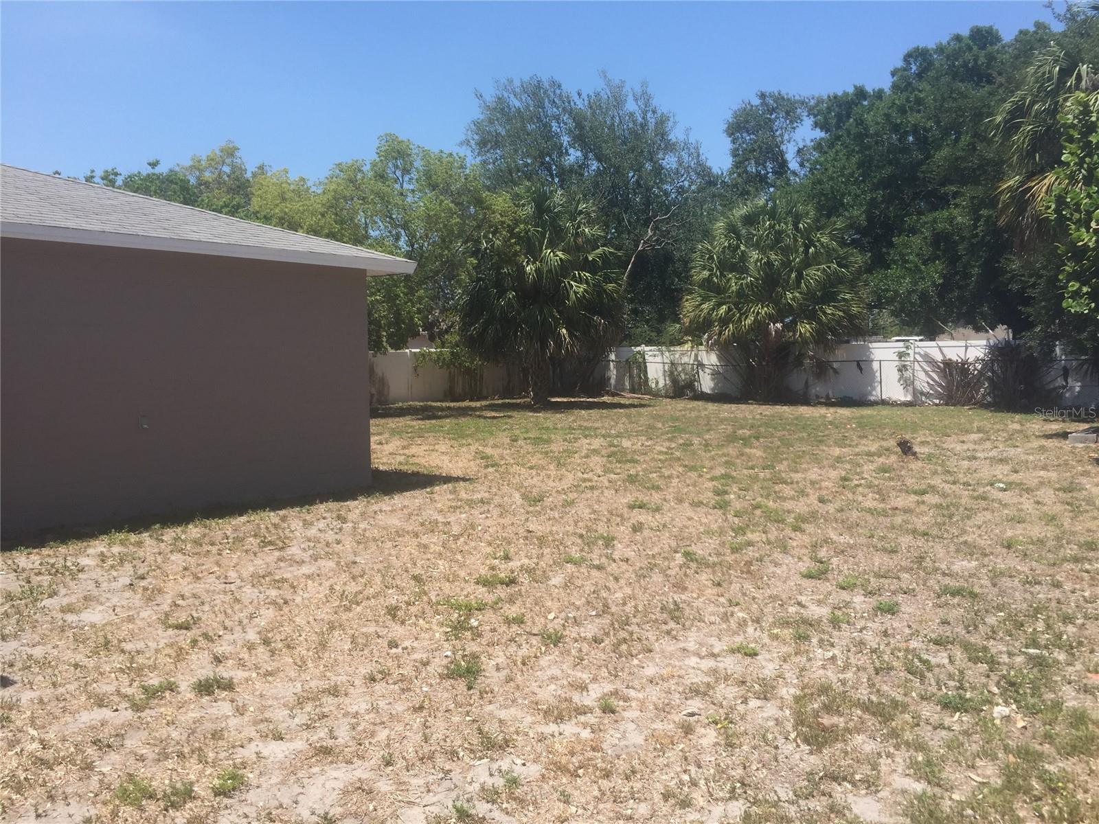 Listing photo id 0 for 6715 Manhattan Avenue