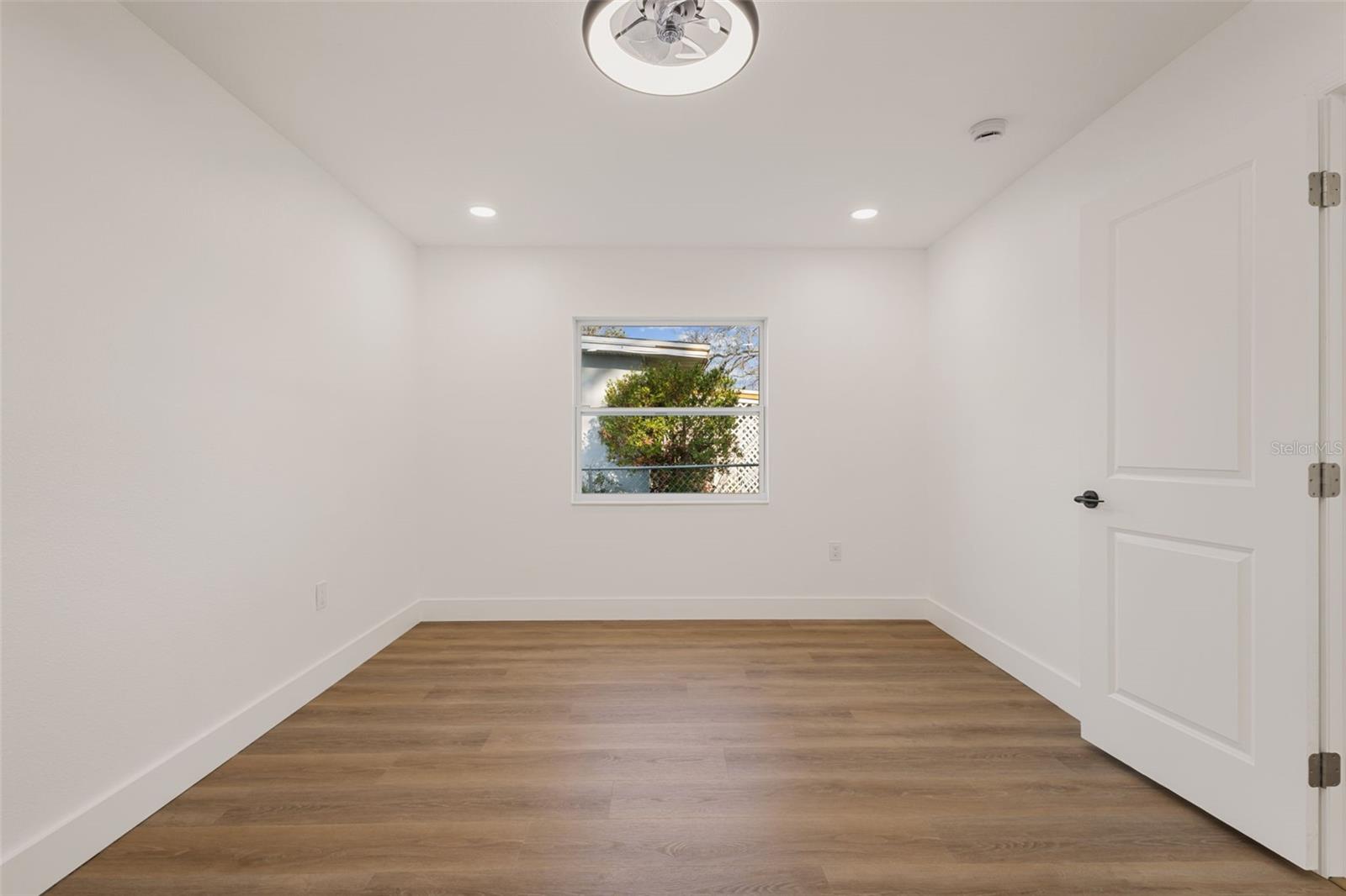 Image 40 of 62 For 75 New Jersey Drive