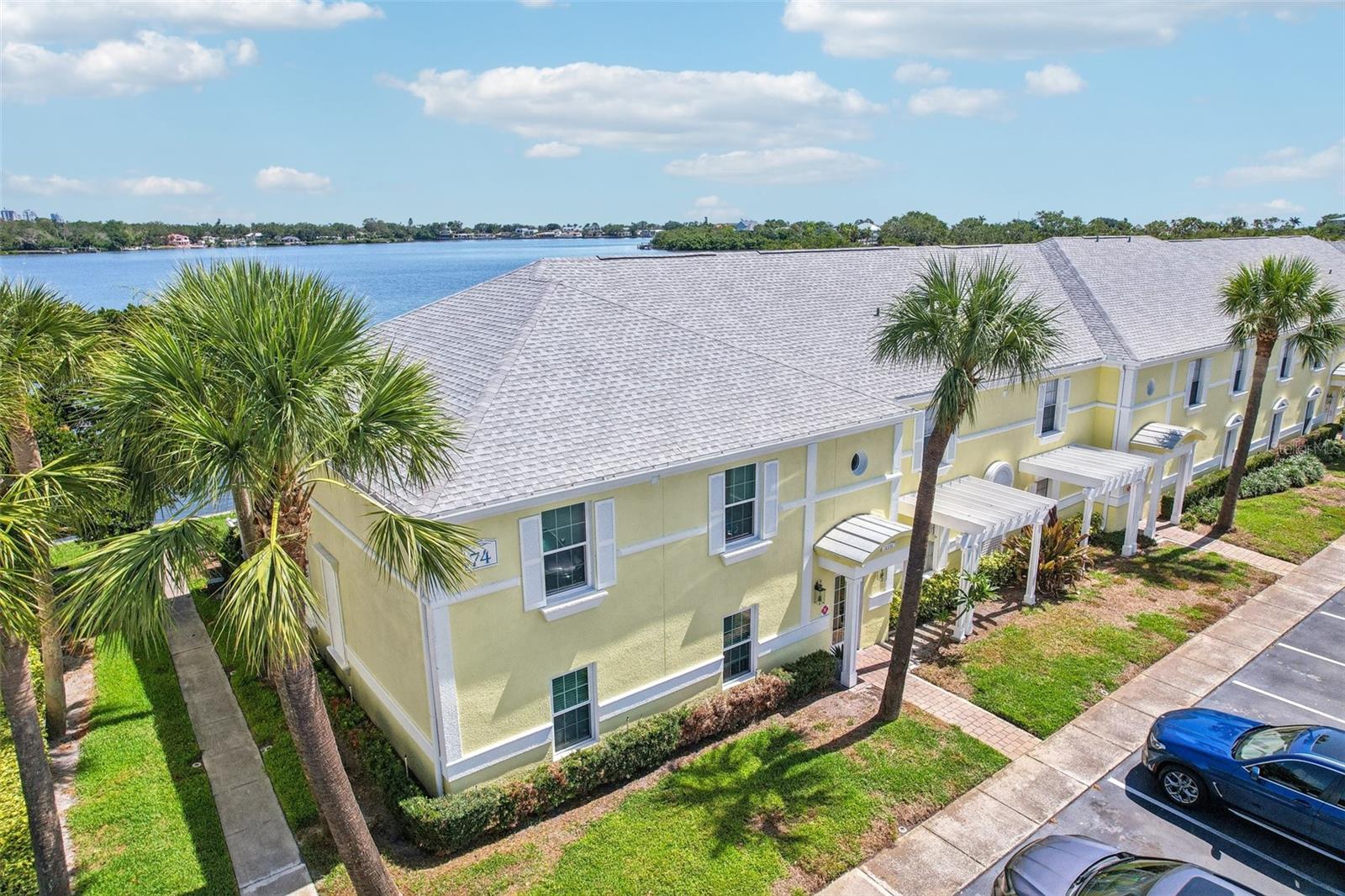 Image 14 of 52 For 219 Pompano Drive Se C