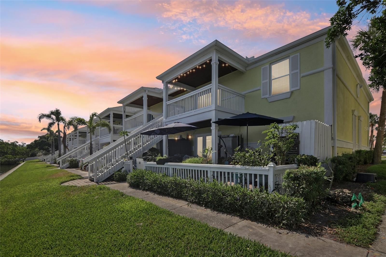 Image 2 of 52 For 219 Pompano Drive Se C