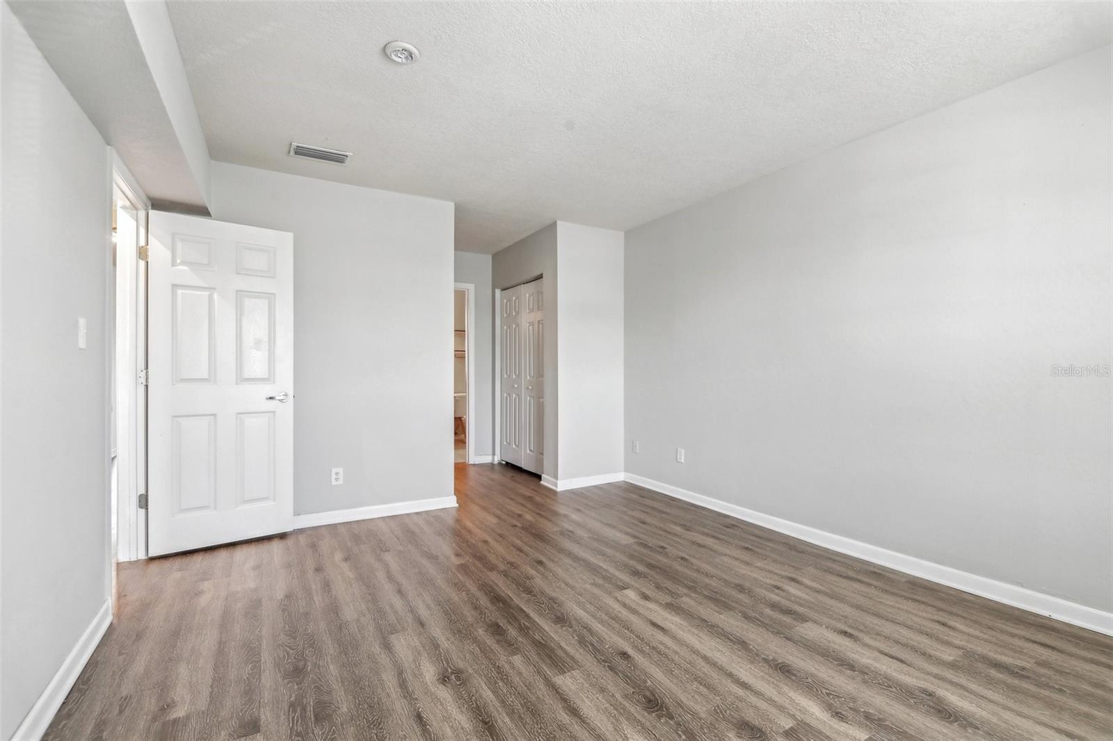 Image 26 of 52 For 219 Pompano Drive Se C