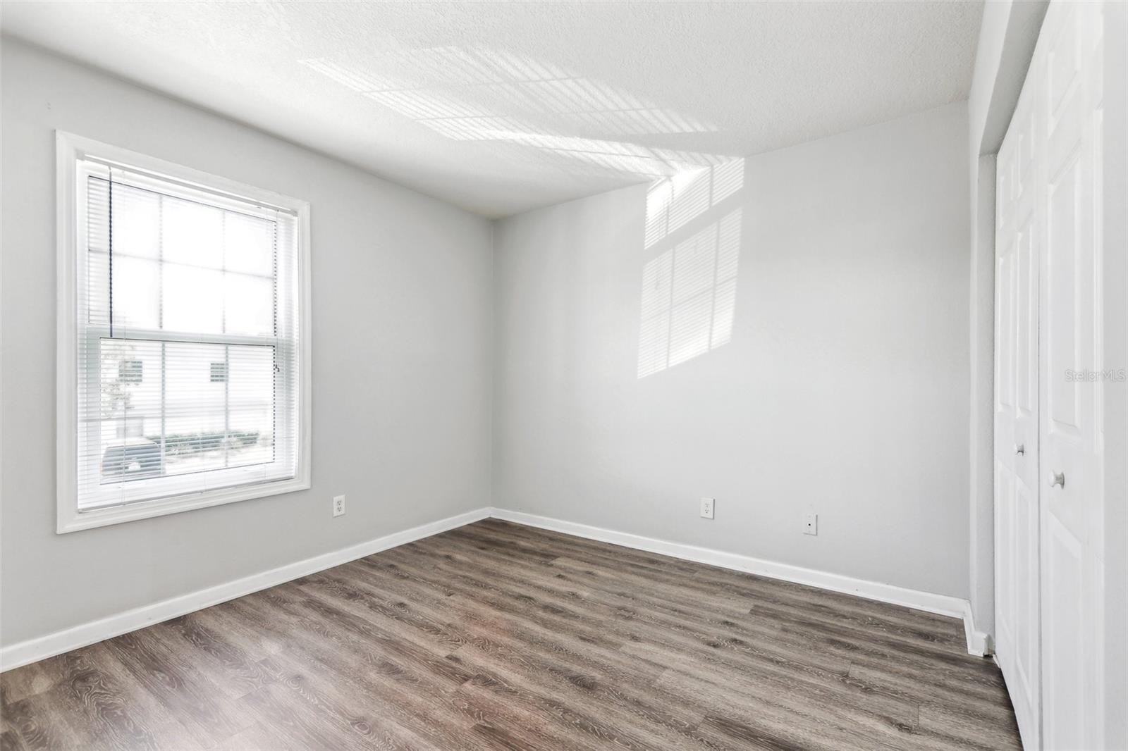 Image 30 of 52 For 219 Pompano Drive Se C
