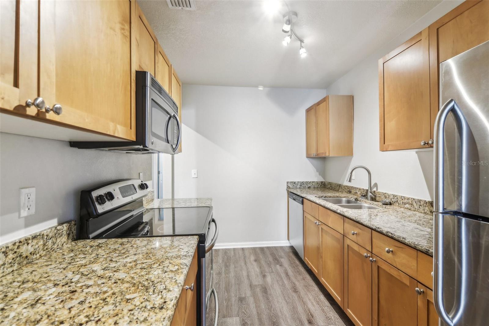Image 33 of 52 For 219 Pompano Drive Se C