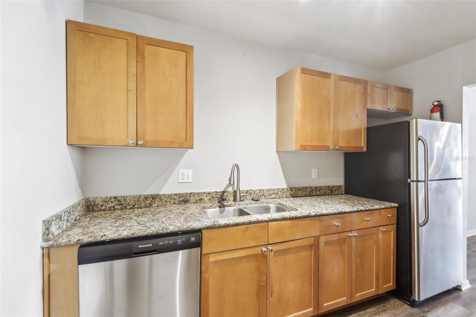 Image 37 of 52 For 219 Pompano Drive Se C