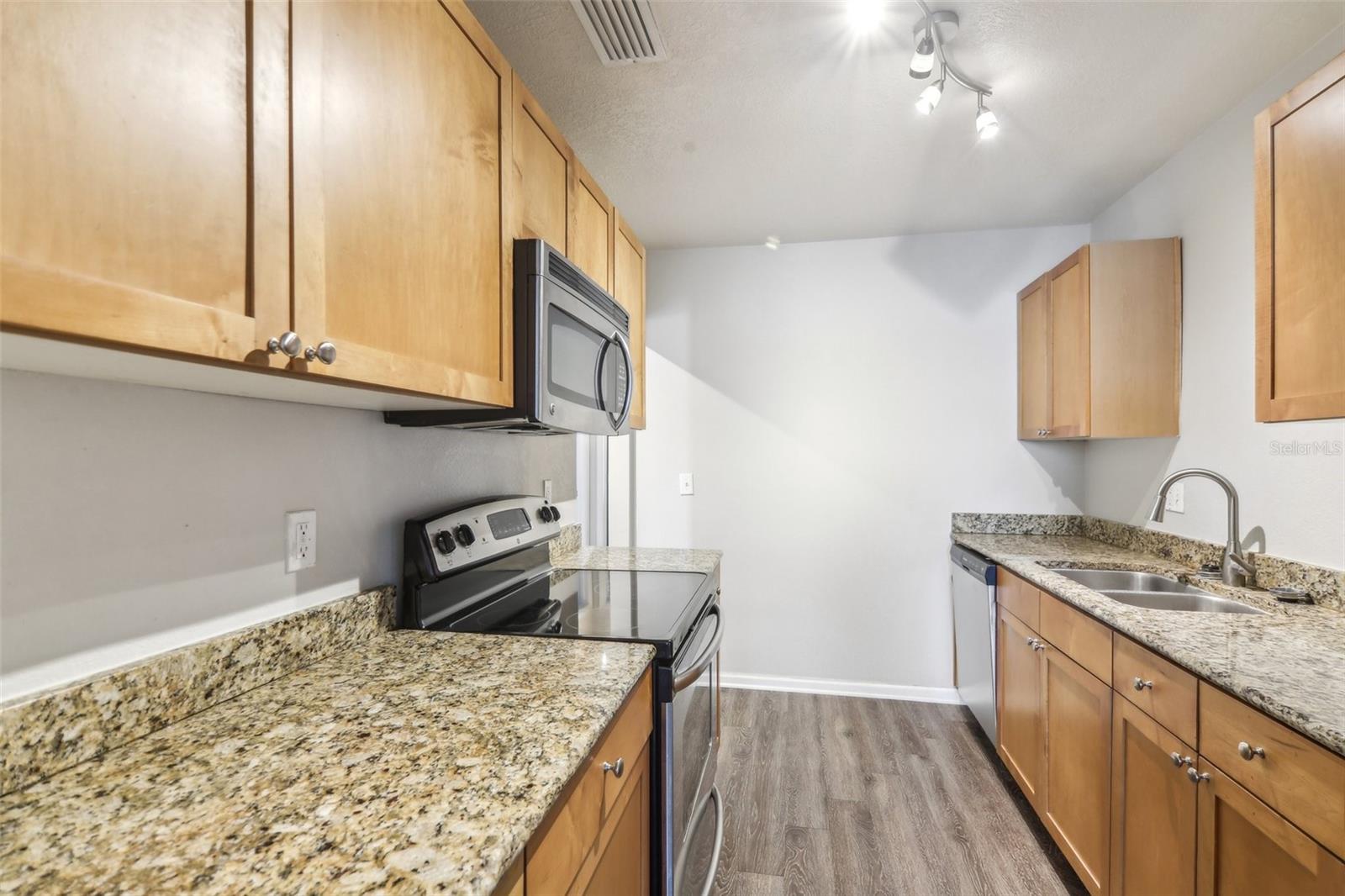 Image 38 of 52 For 219 Pompano Drive Se C
