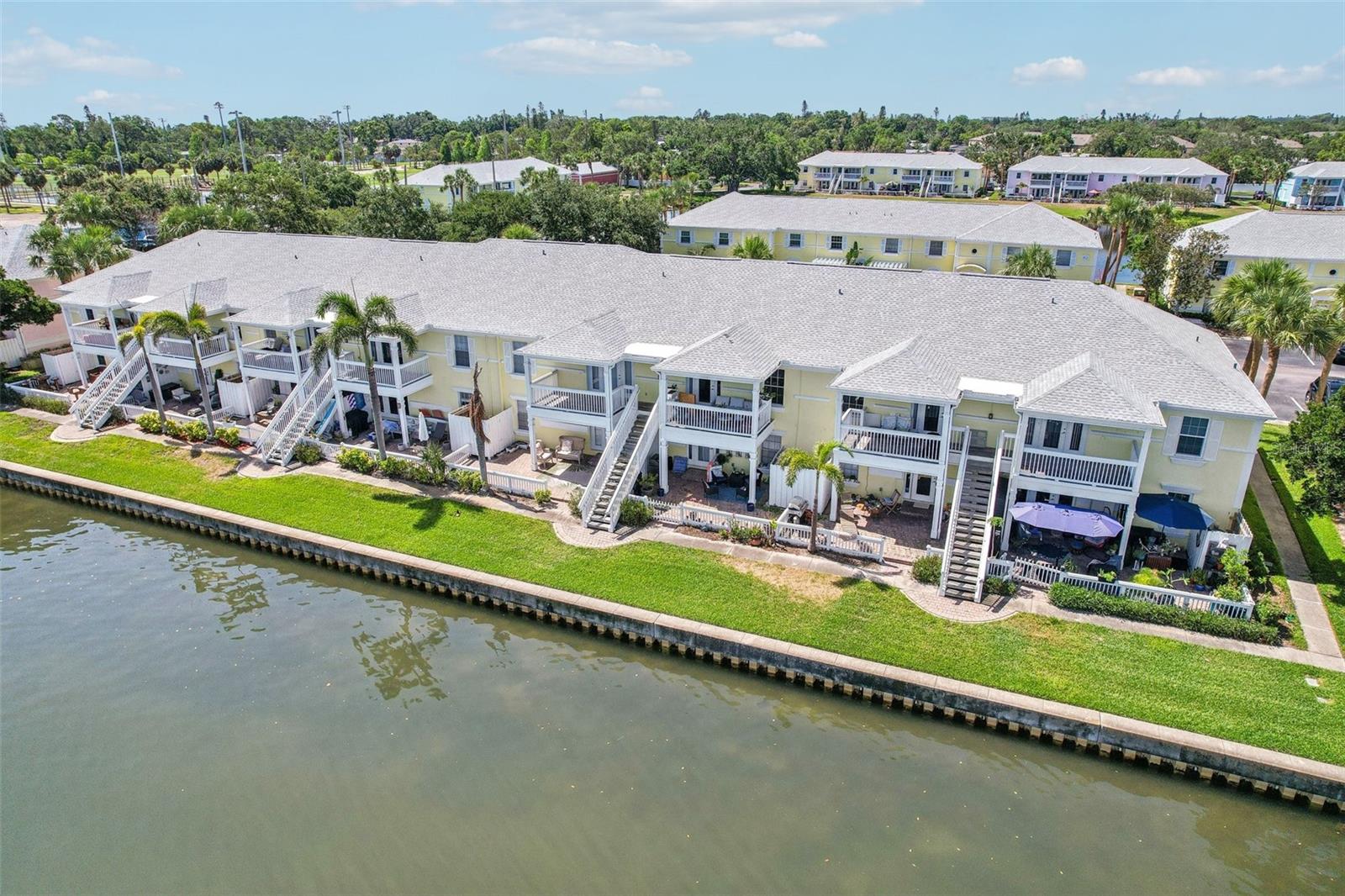 Image 4 of 52 For 219 Pompano Drive Se C
