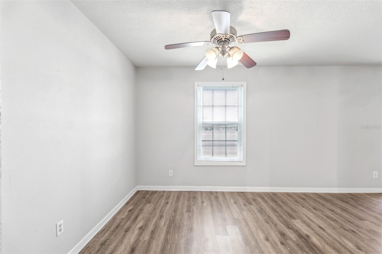 Image 40 of 52 For 219 Pompano Drive Se C