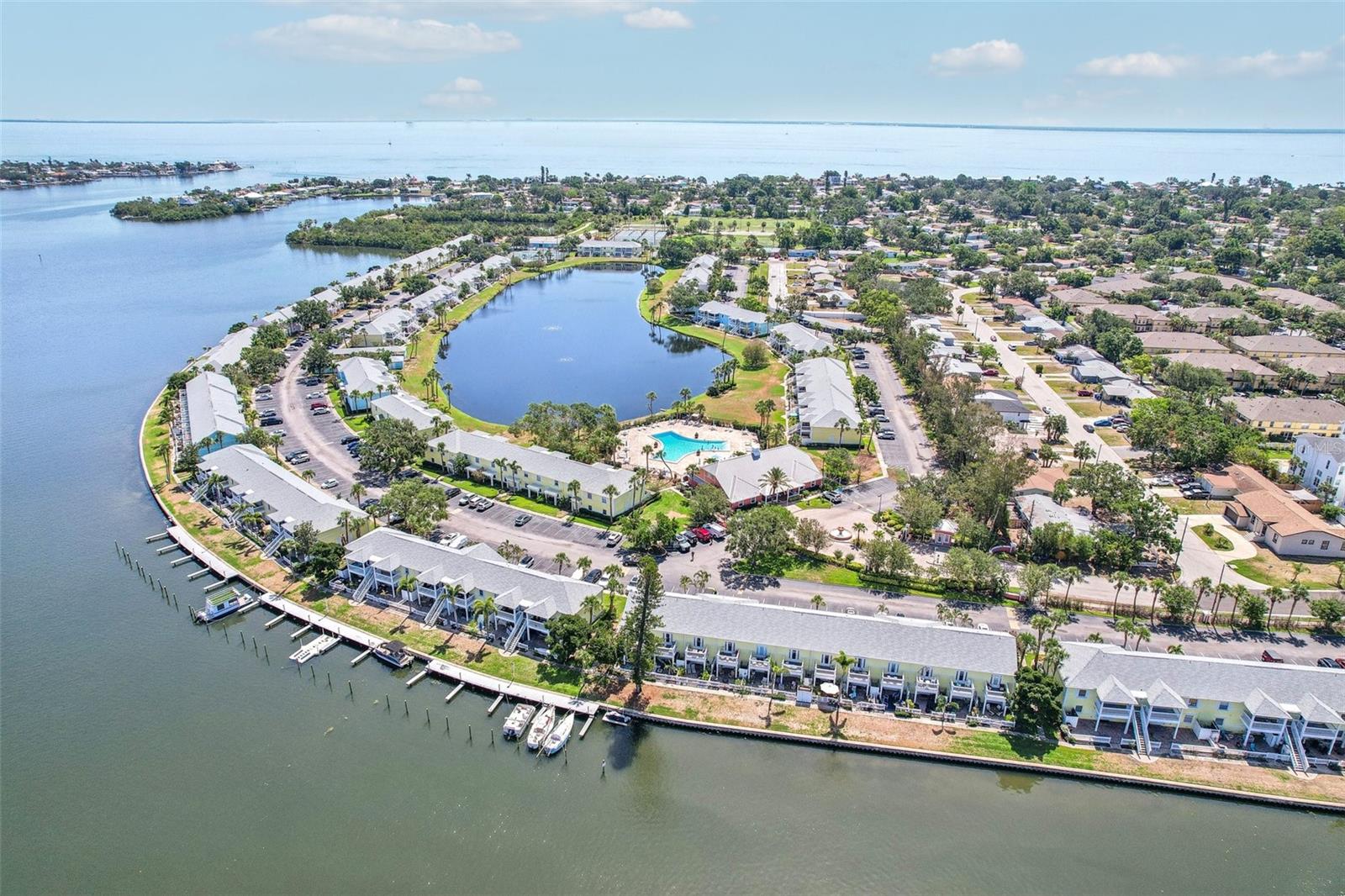 Image 5 of 52 For 219 Pompano Drive Se C