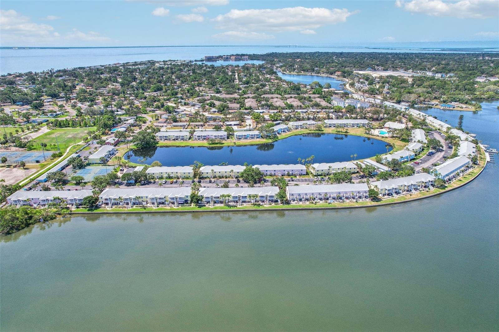 Image 7 of 52 For 219 Pompano Drive Se C