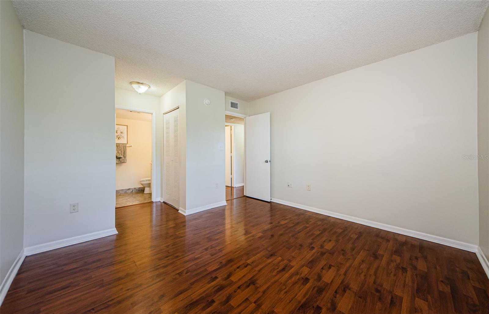 Image 21 of 60 For 2690 Coral Landings Boulevard 722