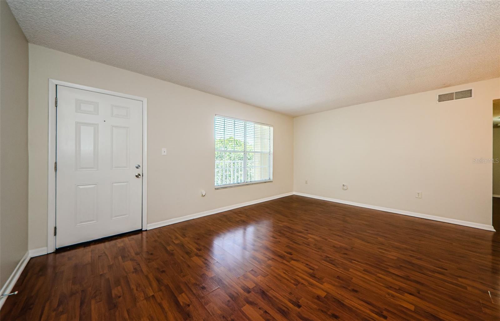 Image 8 of 60 For 2690 Coral Landings Boulevard 722