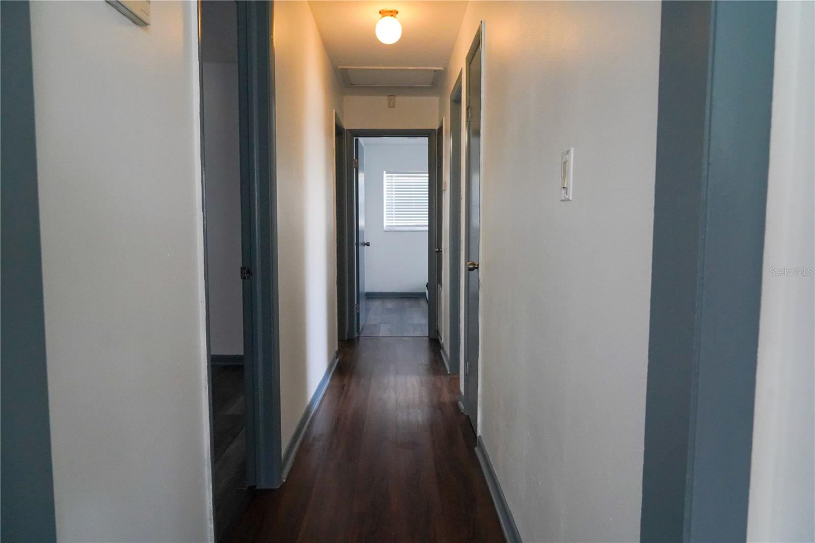 Listing photo id 5 for 904 Crenshaw Street