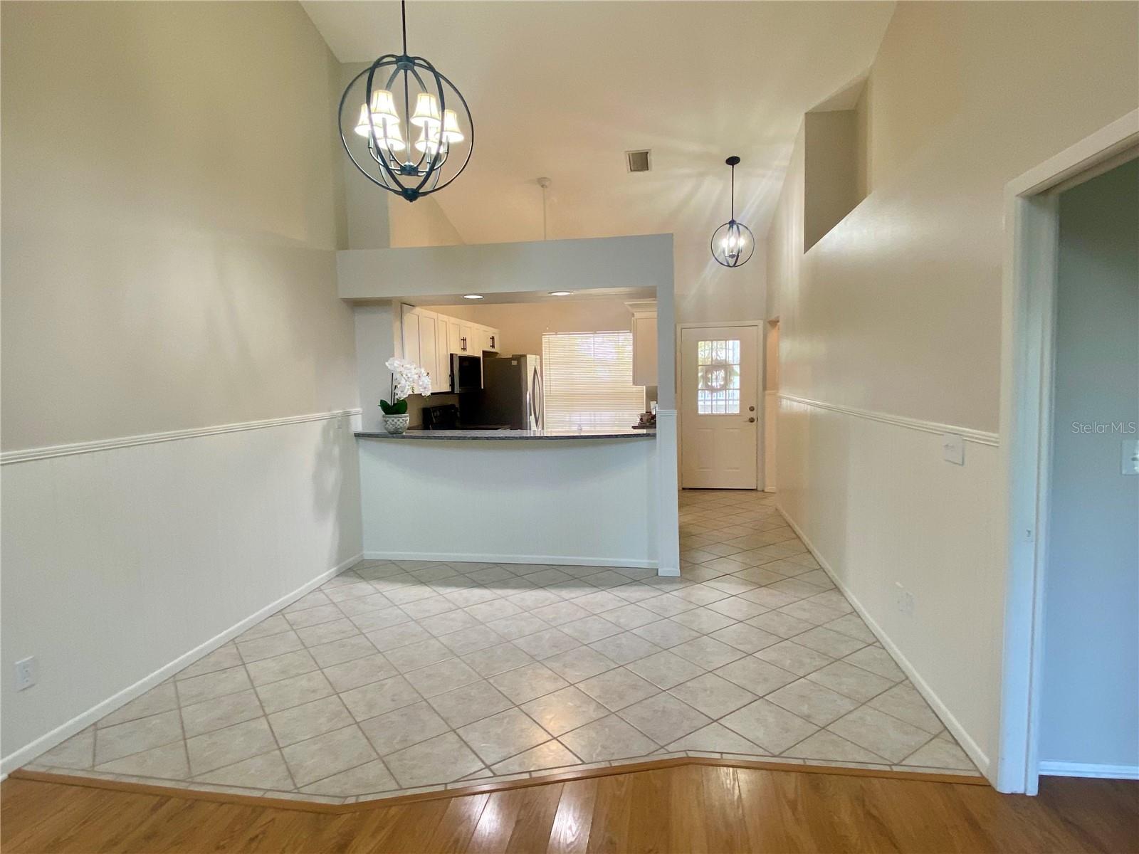 Image 13 of 45 For 106 Sun Isle Circle 11