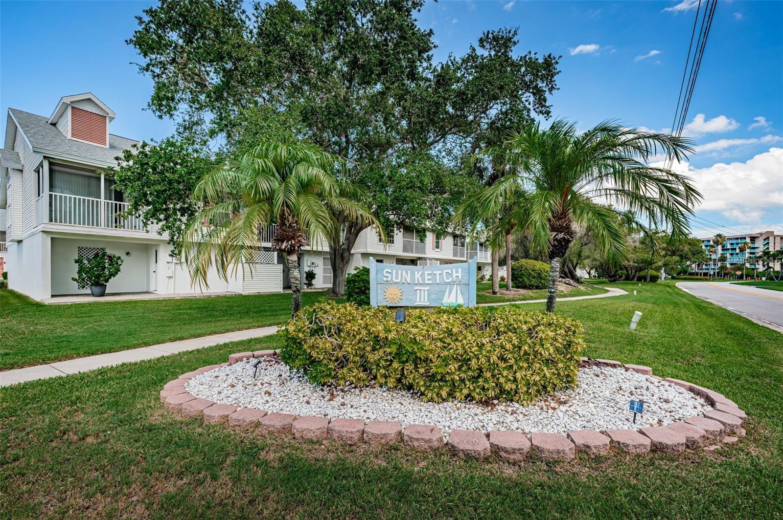 Image 6 of 45 For 106 Sun Isle Circle 11