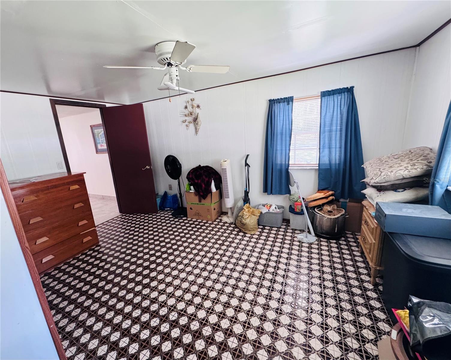 Image 32 of 40 For 2073 Cr 428  