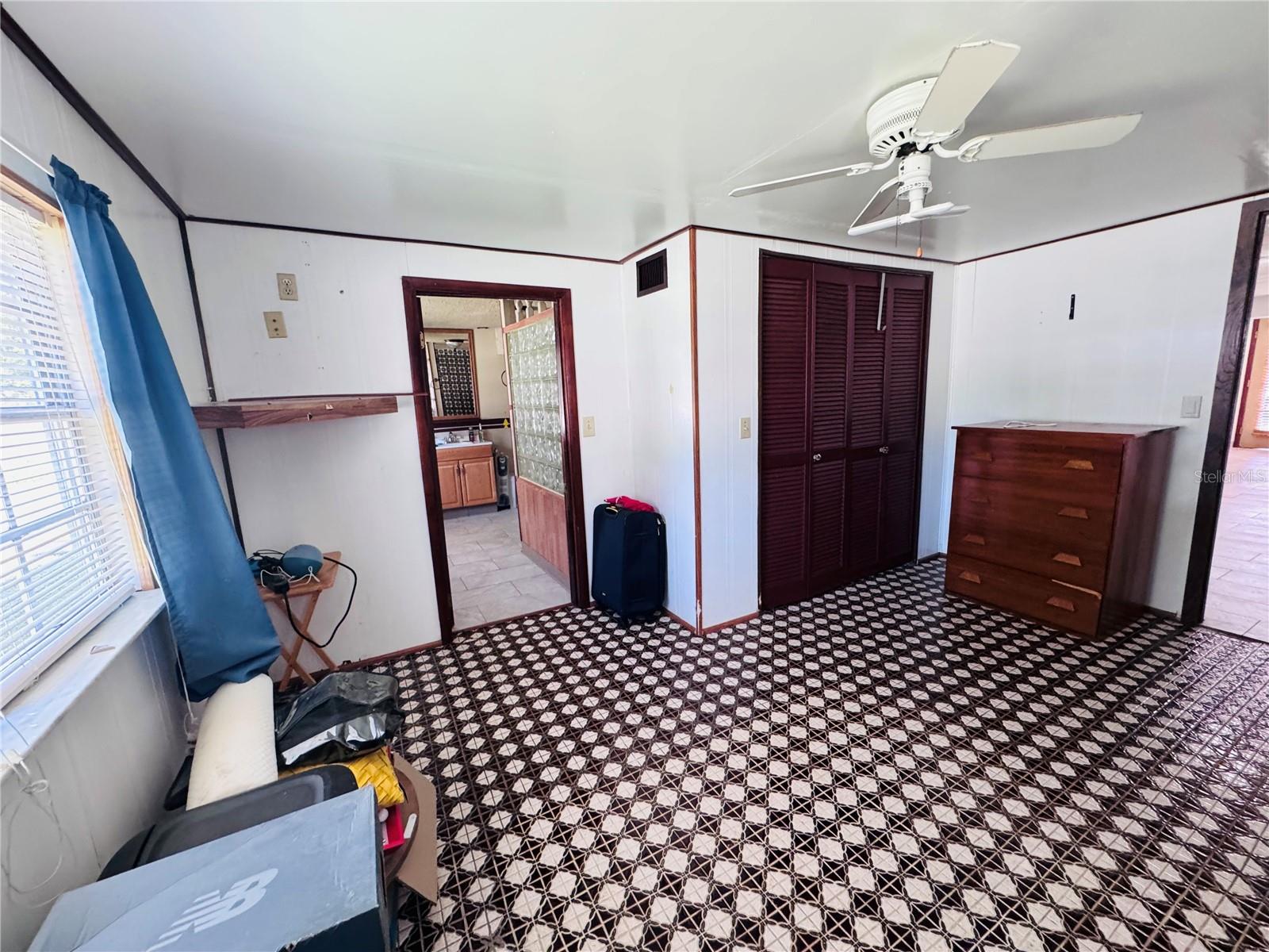 Image 33 of 40 For 2073 Cr 428  