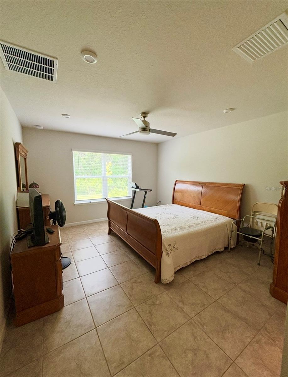Image 7 of 18 For 18292 Hunters Meadow Walk