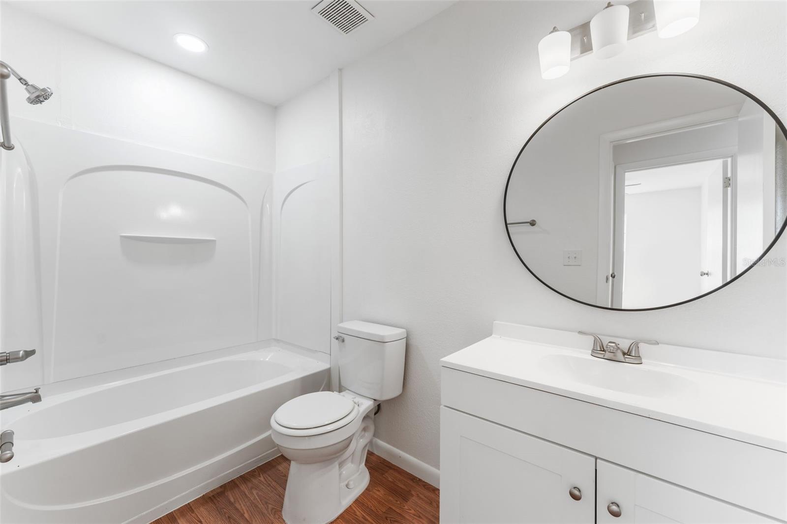 Listing photo id 10 for 2313 Palm Avenue