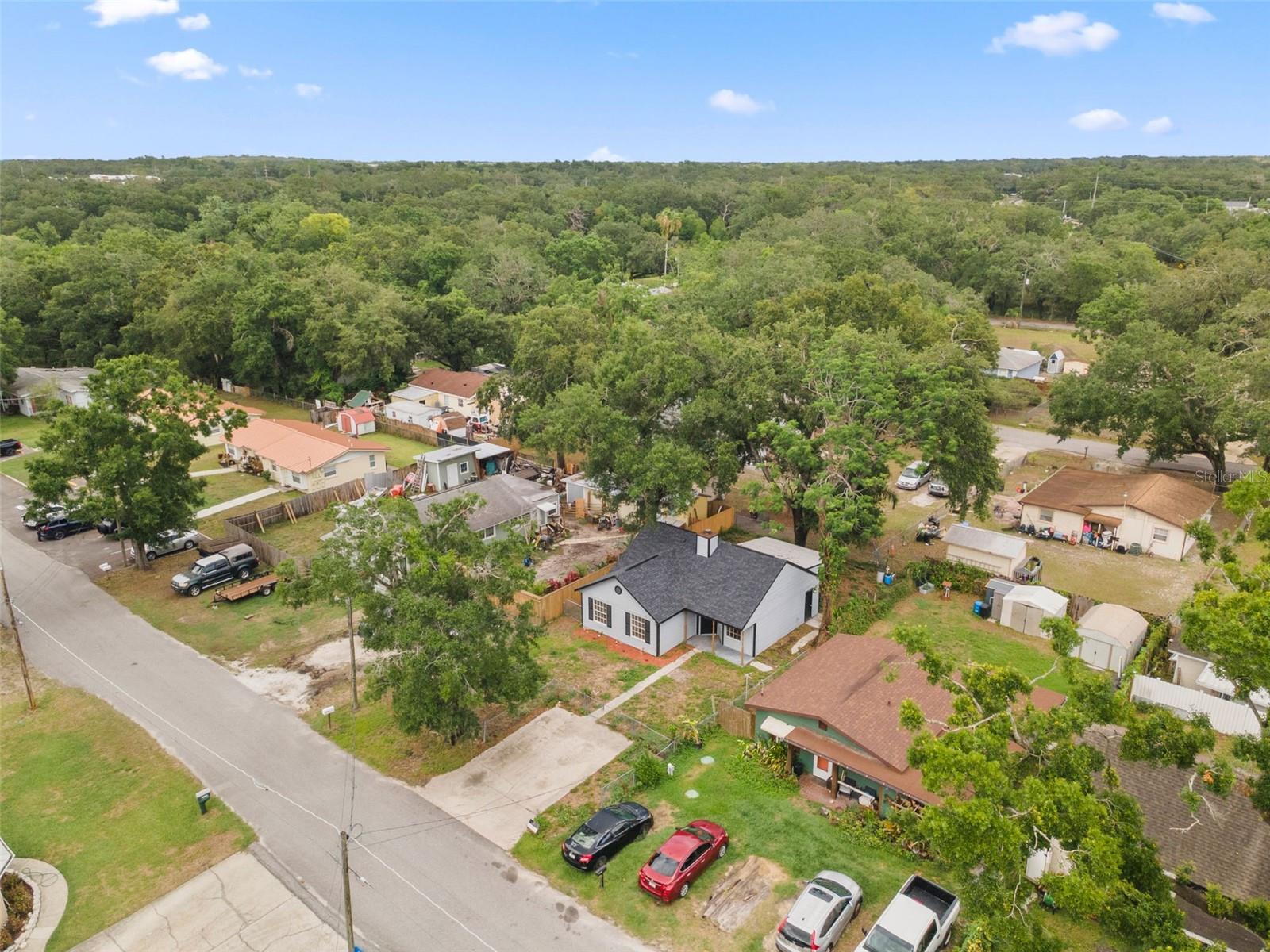 Listing photo id 13 for 2313 Palm Avenue