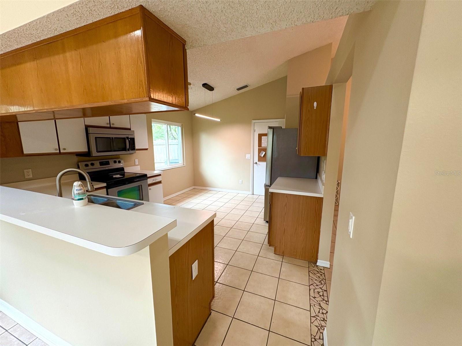 Image 9 of 25 For 4304 Barret Avenue