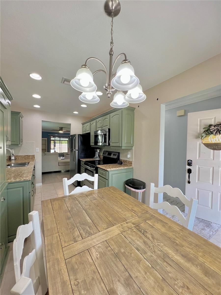 Image 14 of 58 For 7360 Ulmerton Road 16a
