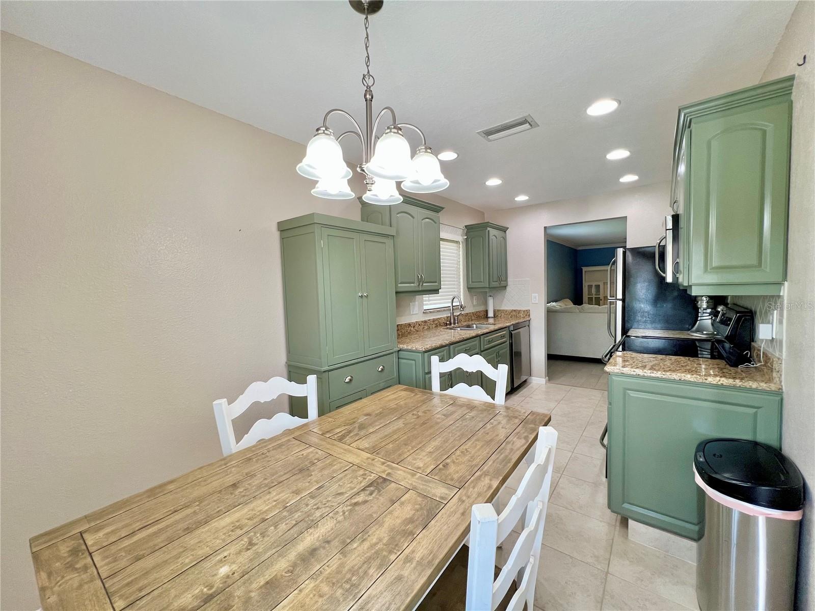 Image 15 of 58 For 7360 Ulmerton Road 16a