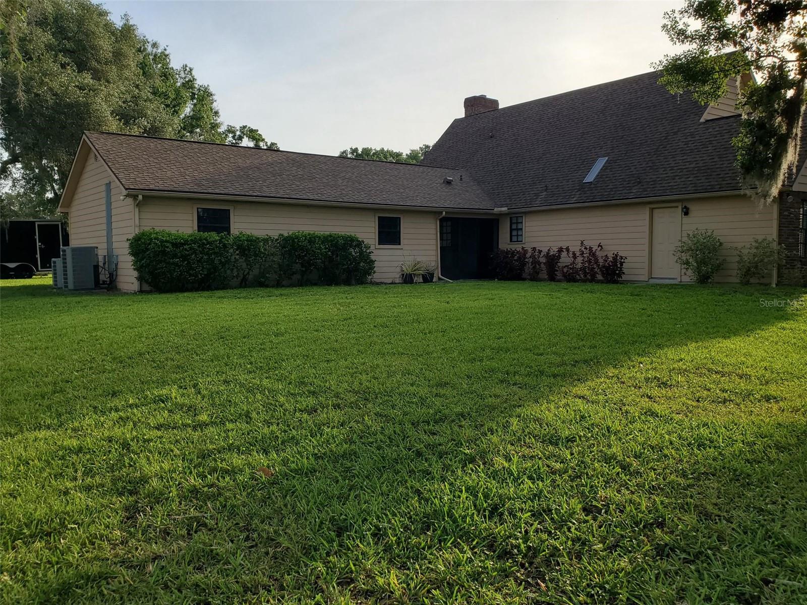Image 11 of 75 For 2615 Southern Oaks Place