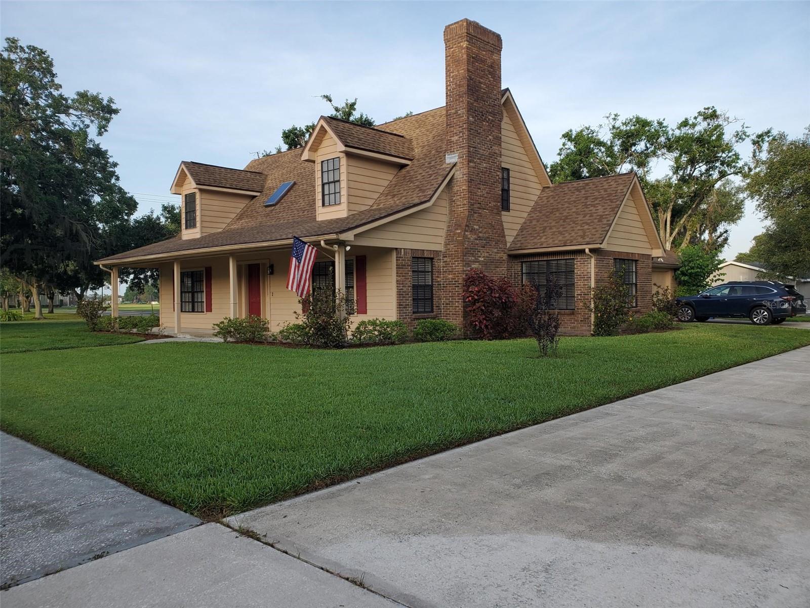 Image 4 of 75 For 2615 Southern Oaks Place
