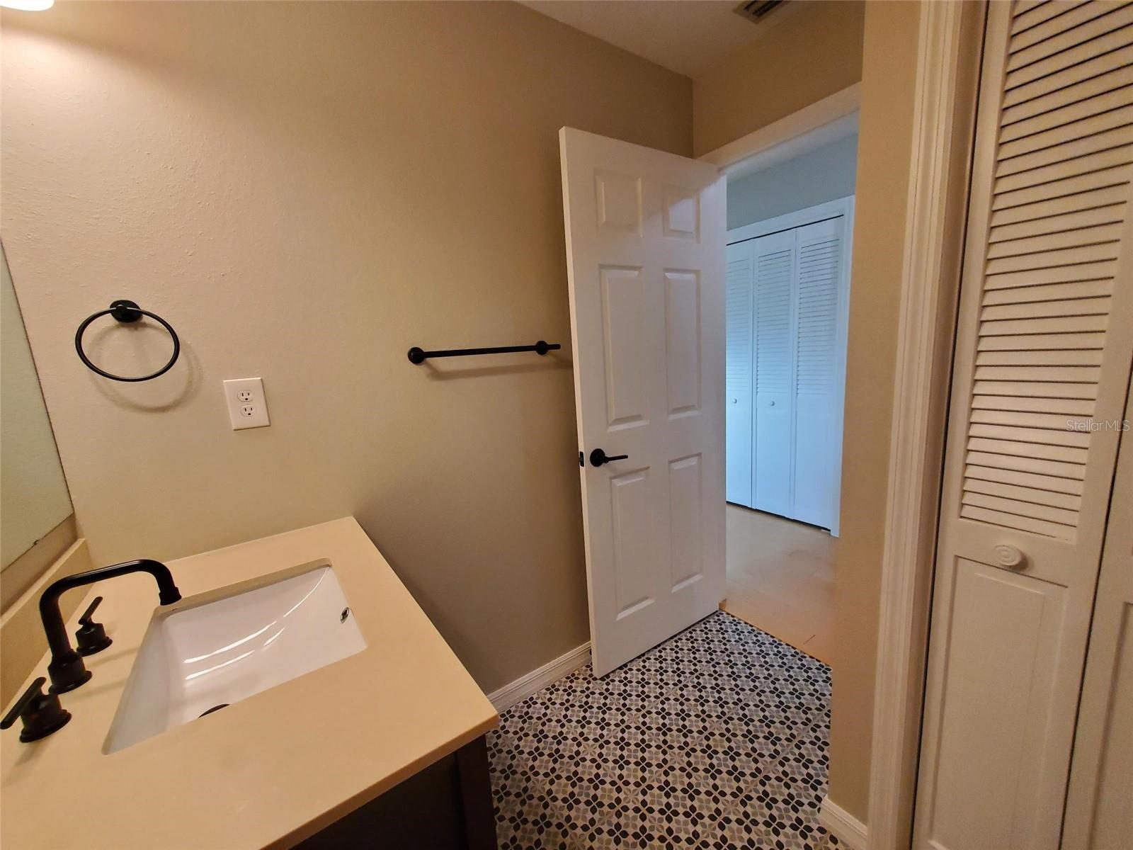 Image 53 of 75 For 2615 Southern Oaks Place