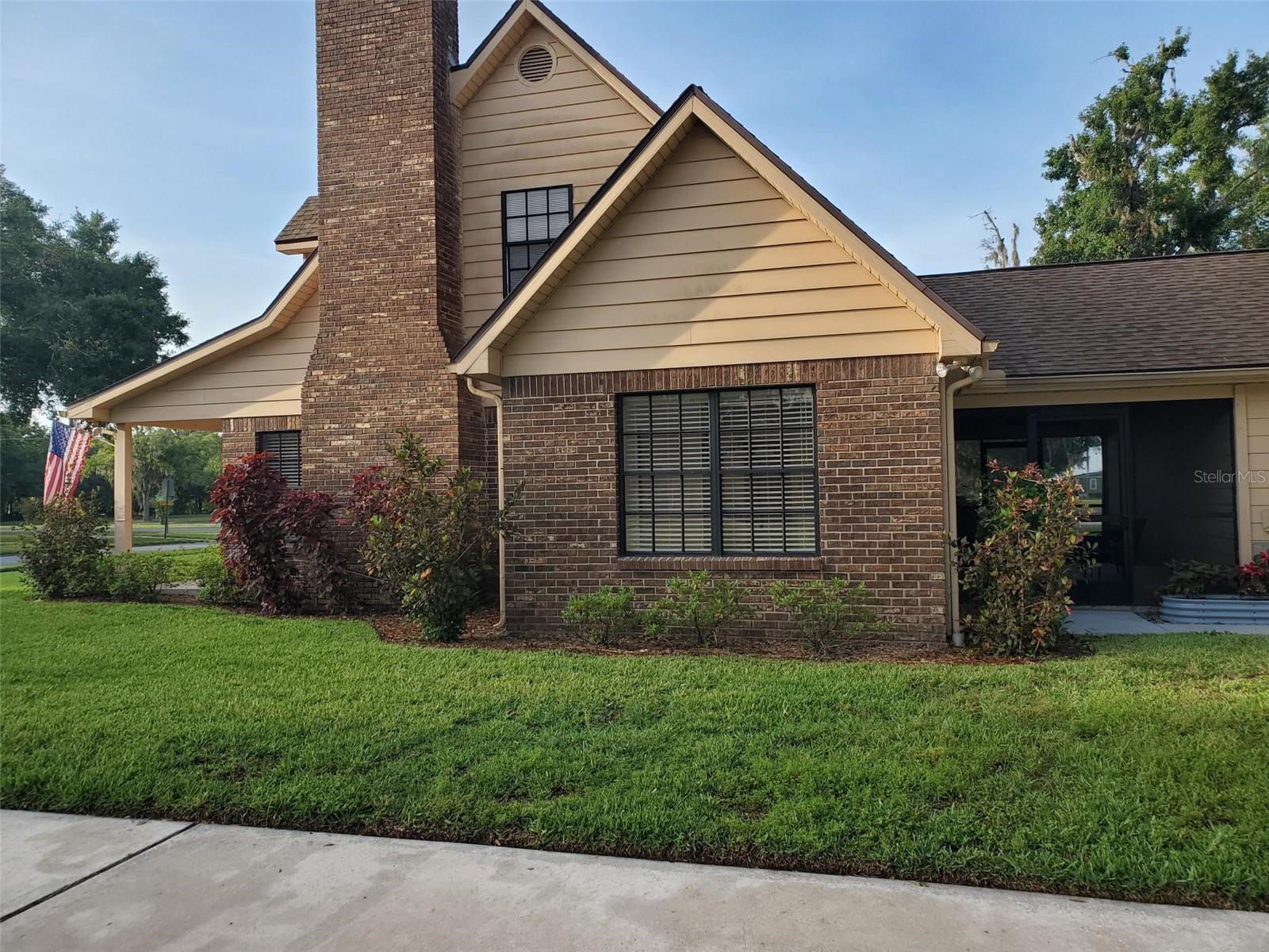 Image 6 of 75 For 2615 Southern Oaks Place