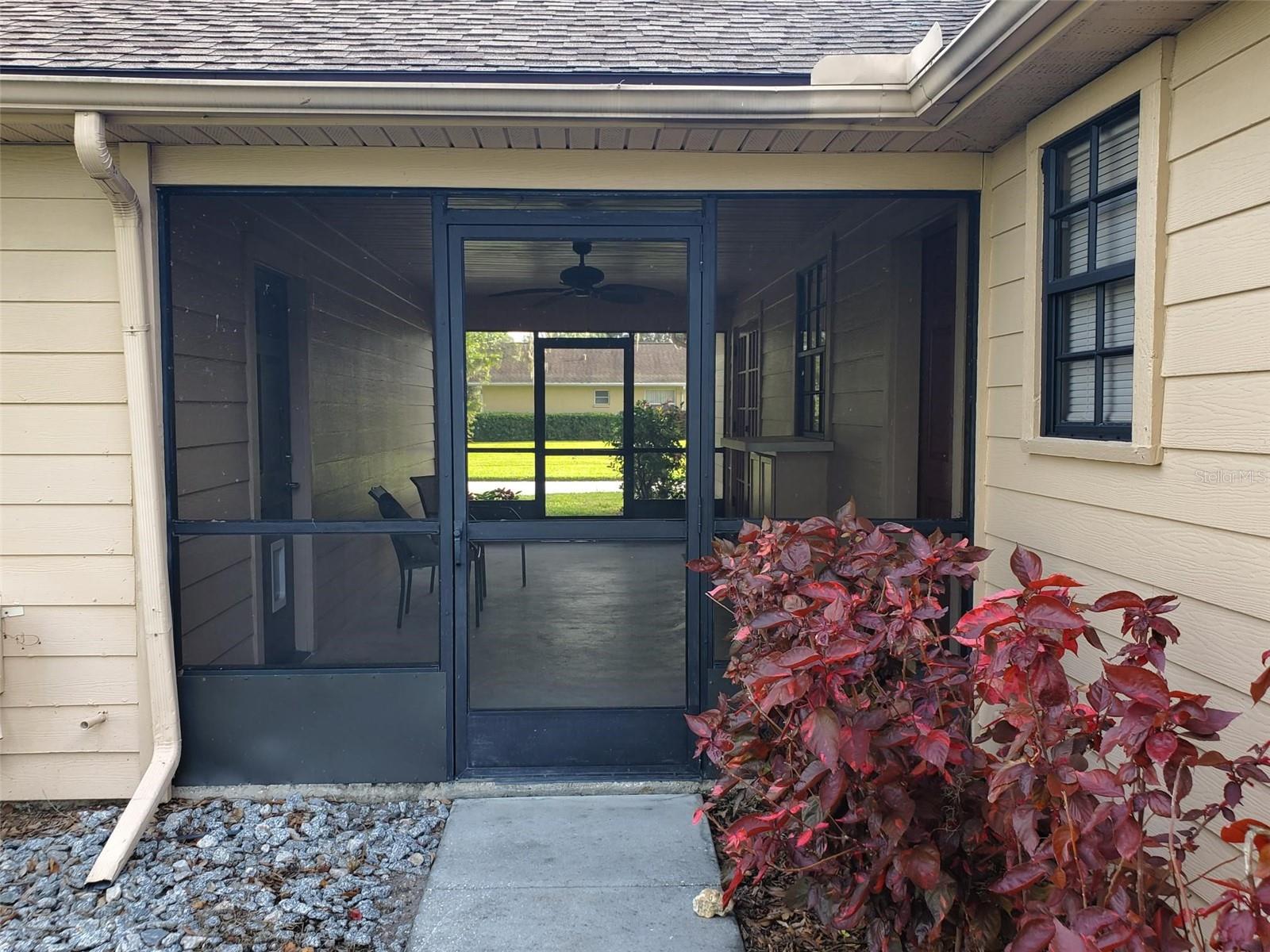 Image 67 of 75 For 2615 Southern Oaks Place