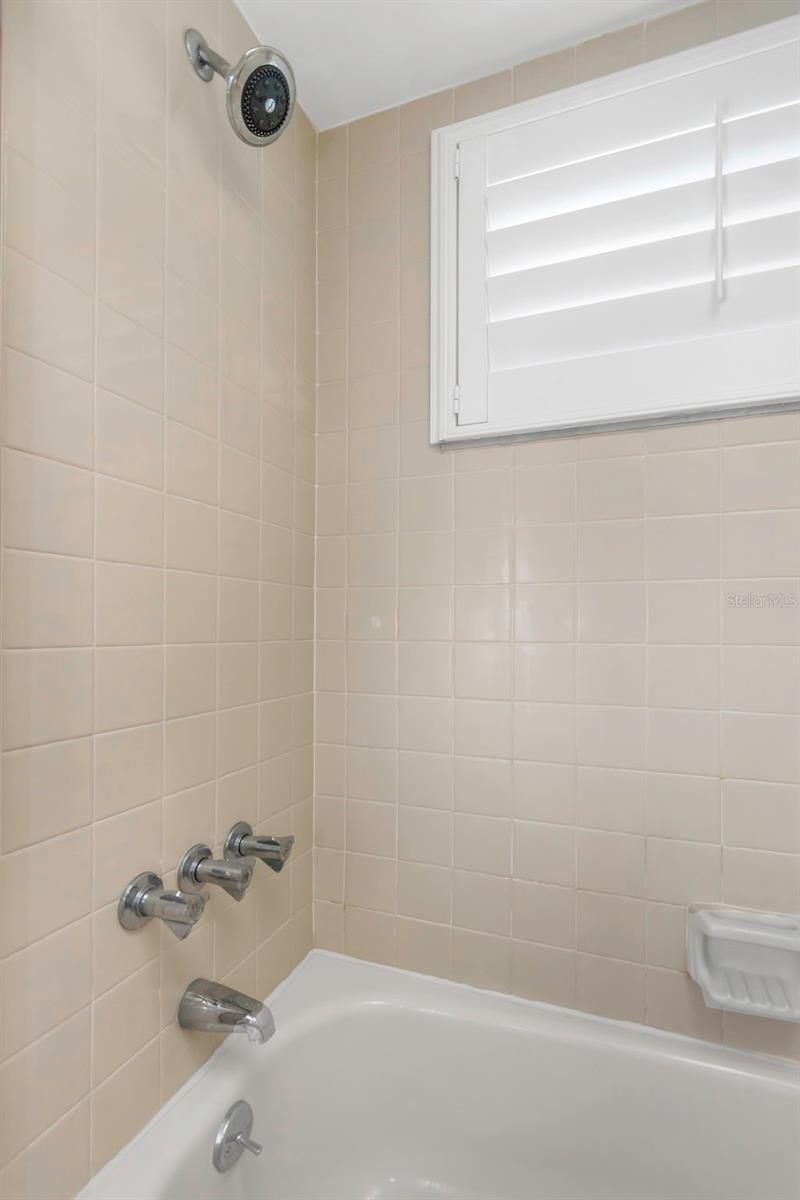 Image 17 of 60 For 1542 Dinnerbell Lane E