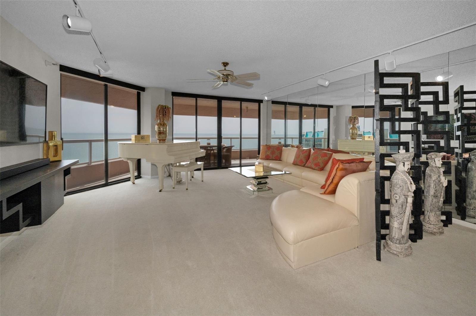 Image 16 of 59 For 1340 Gulf Boulevard 16a